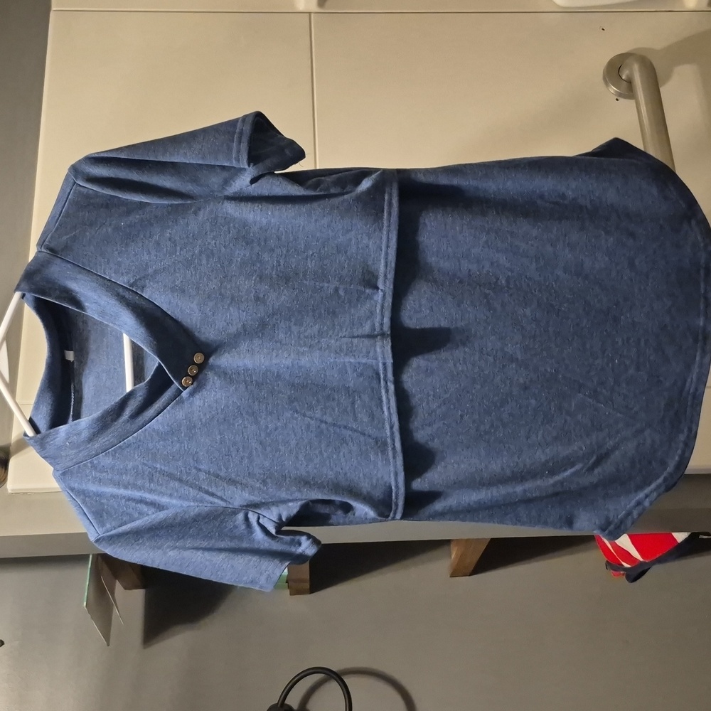 Breastfeeding shirt